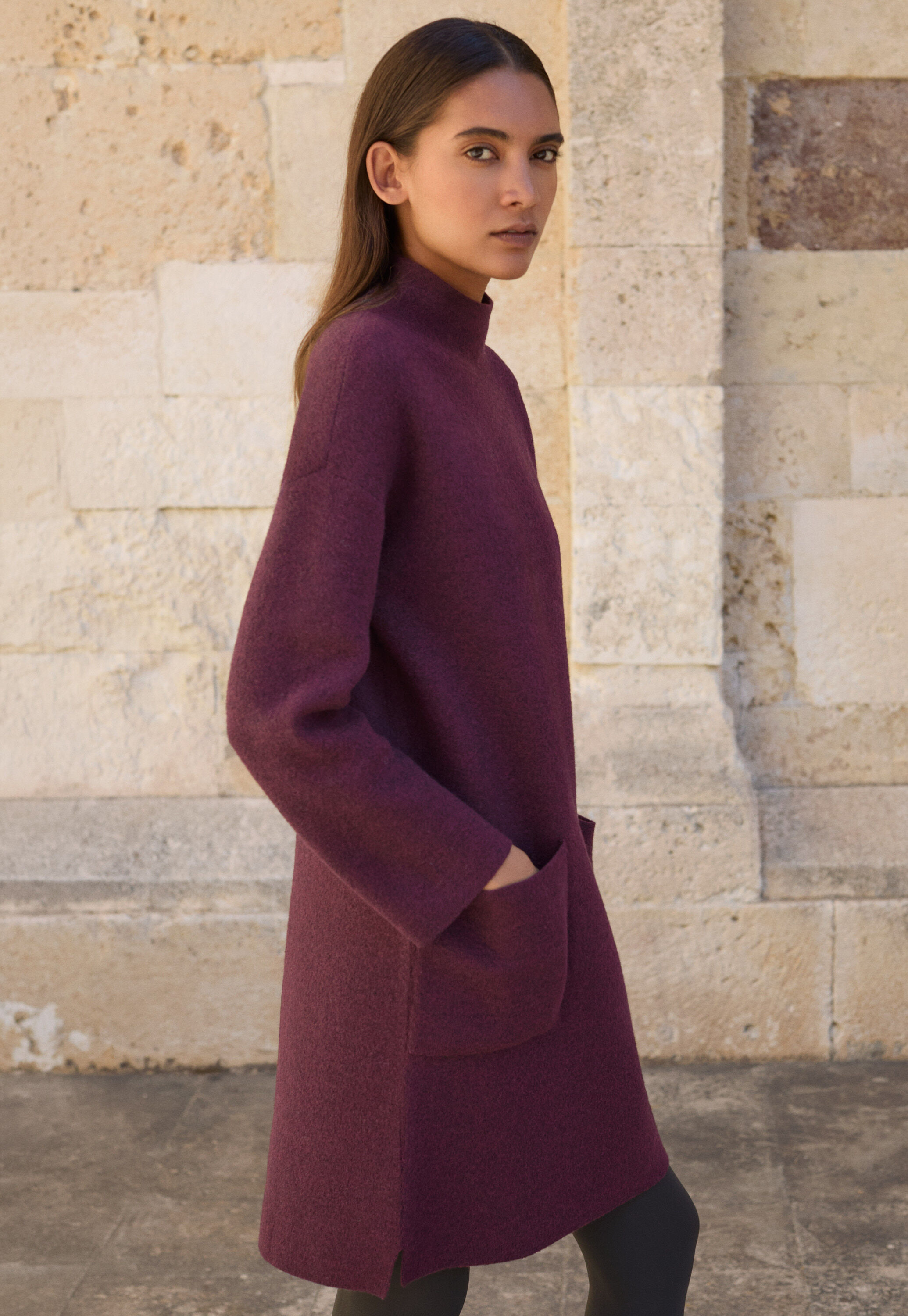 Kleid mit aufgesetzten Taschen, Aubergine, large