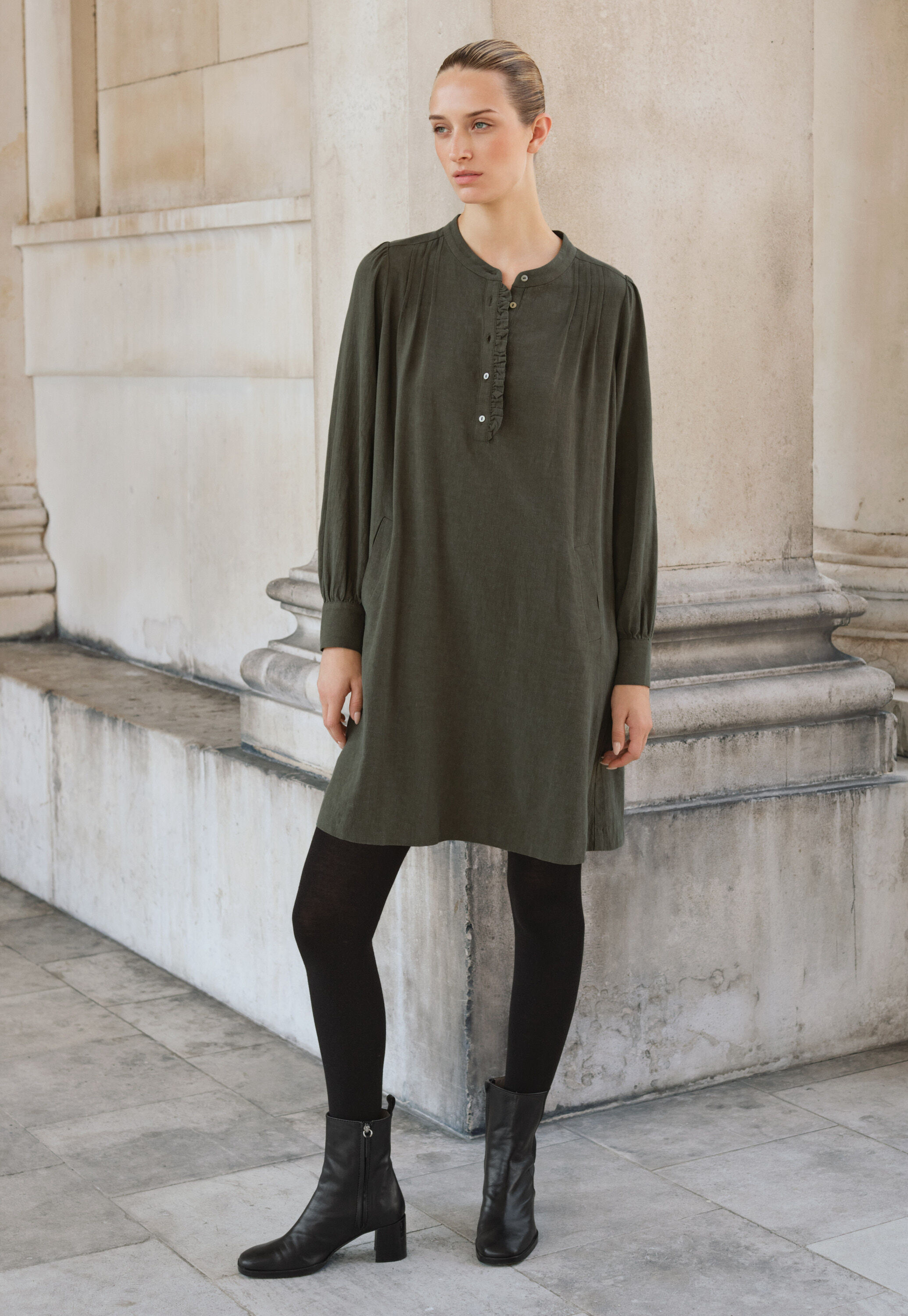 Kleid mit Frontfalten