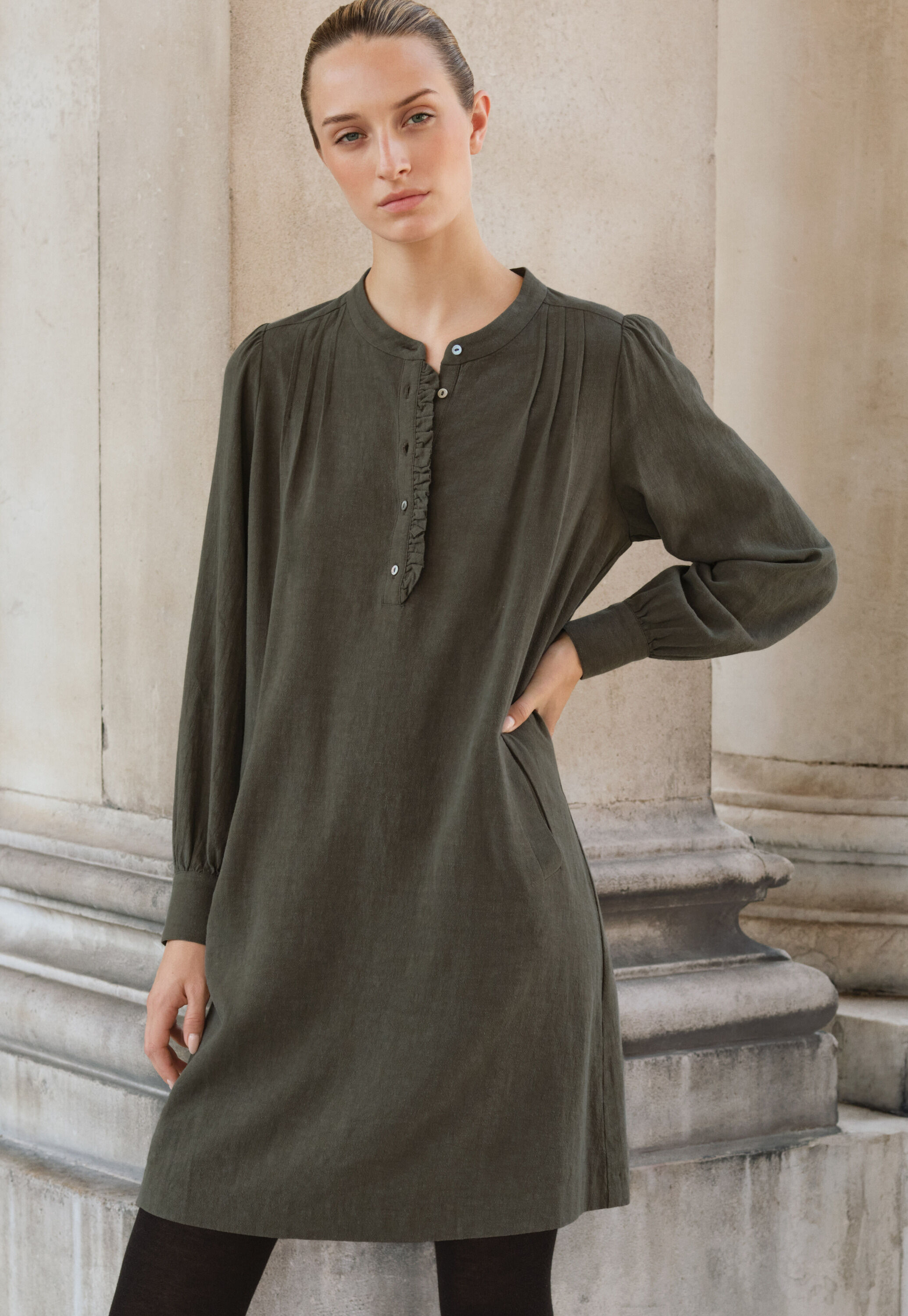 Kleid mit Frontfalten