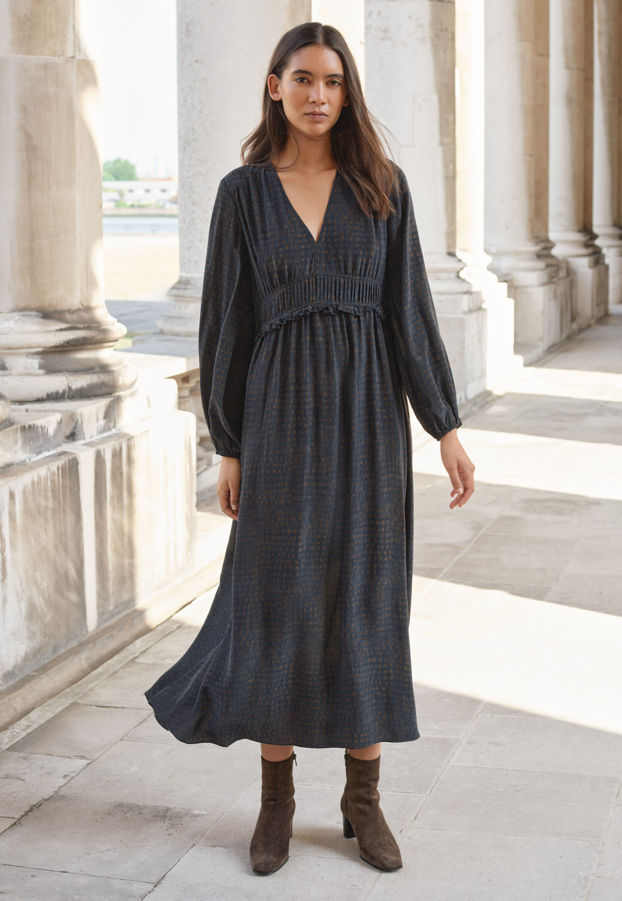 Kleid mit Faltendetail