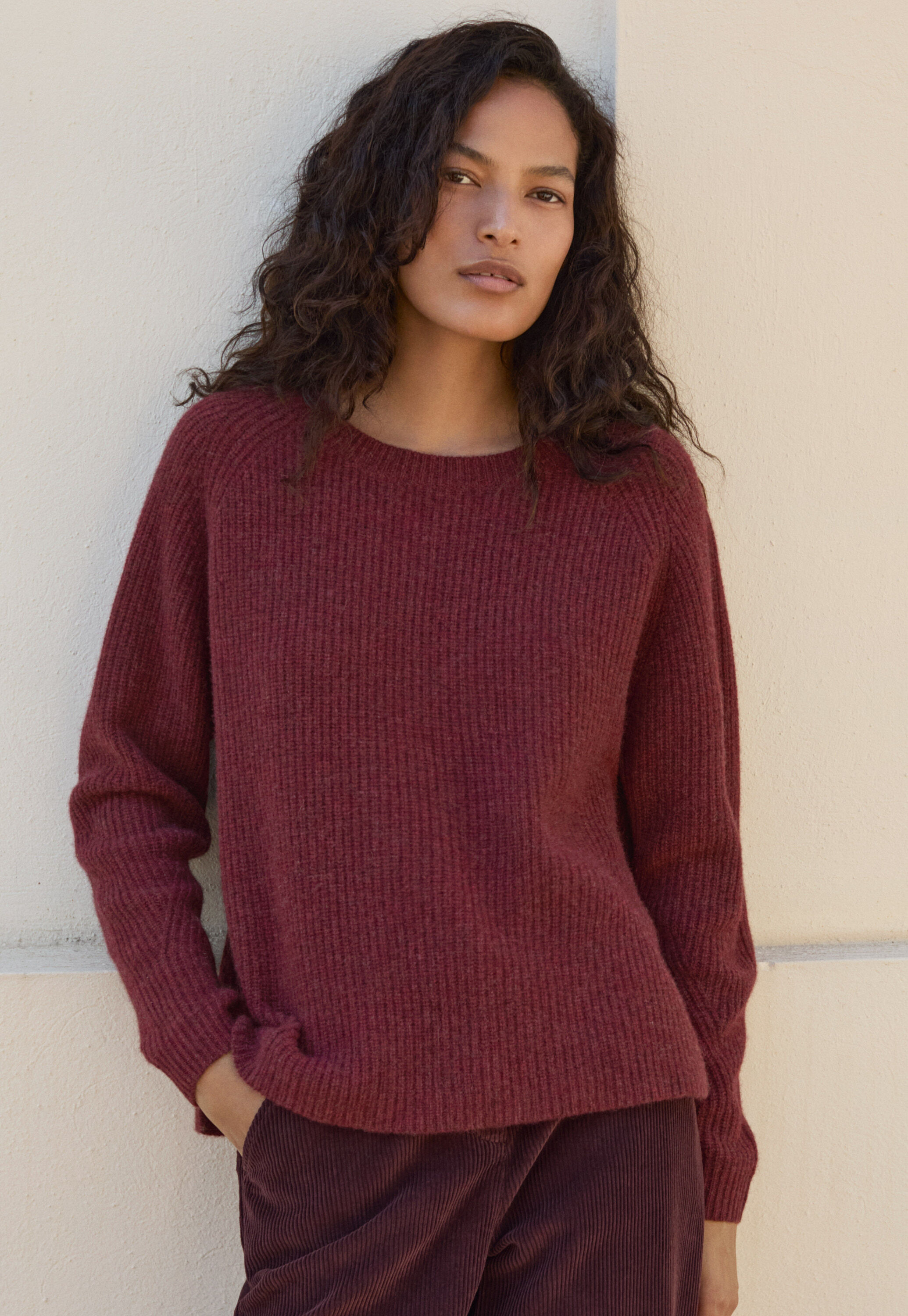 Gerippter Pullover mit Rundhalsausschnitt