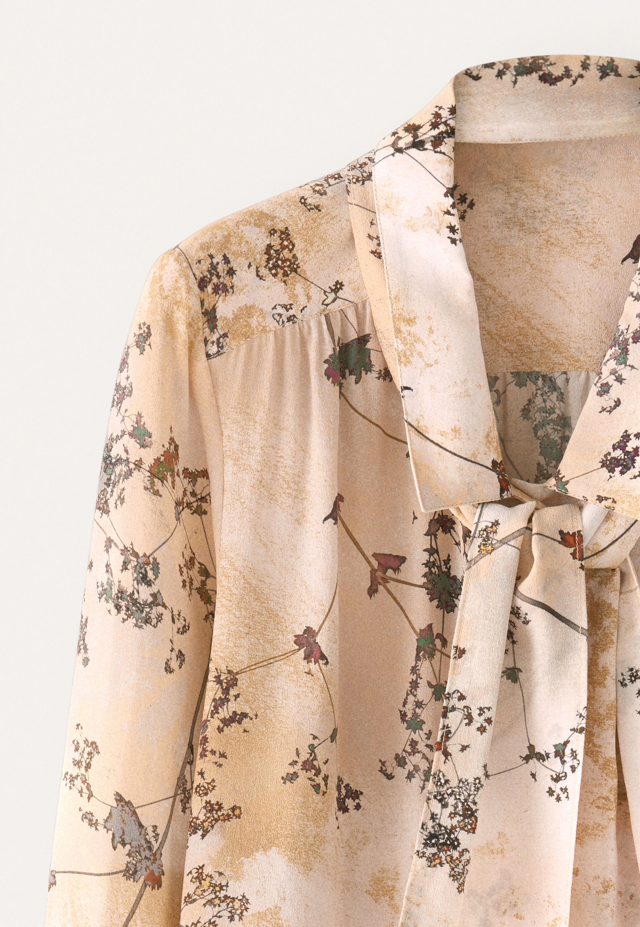 Schluppenbluse mit Print