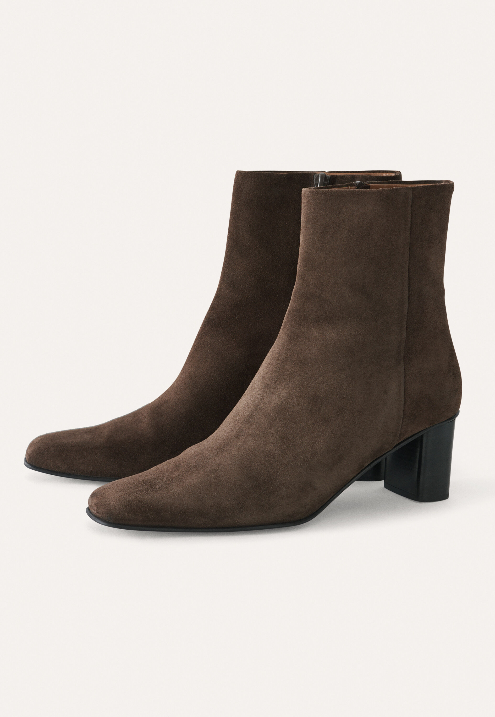 Stiefel mit Absatz