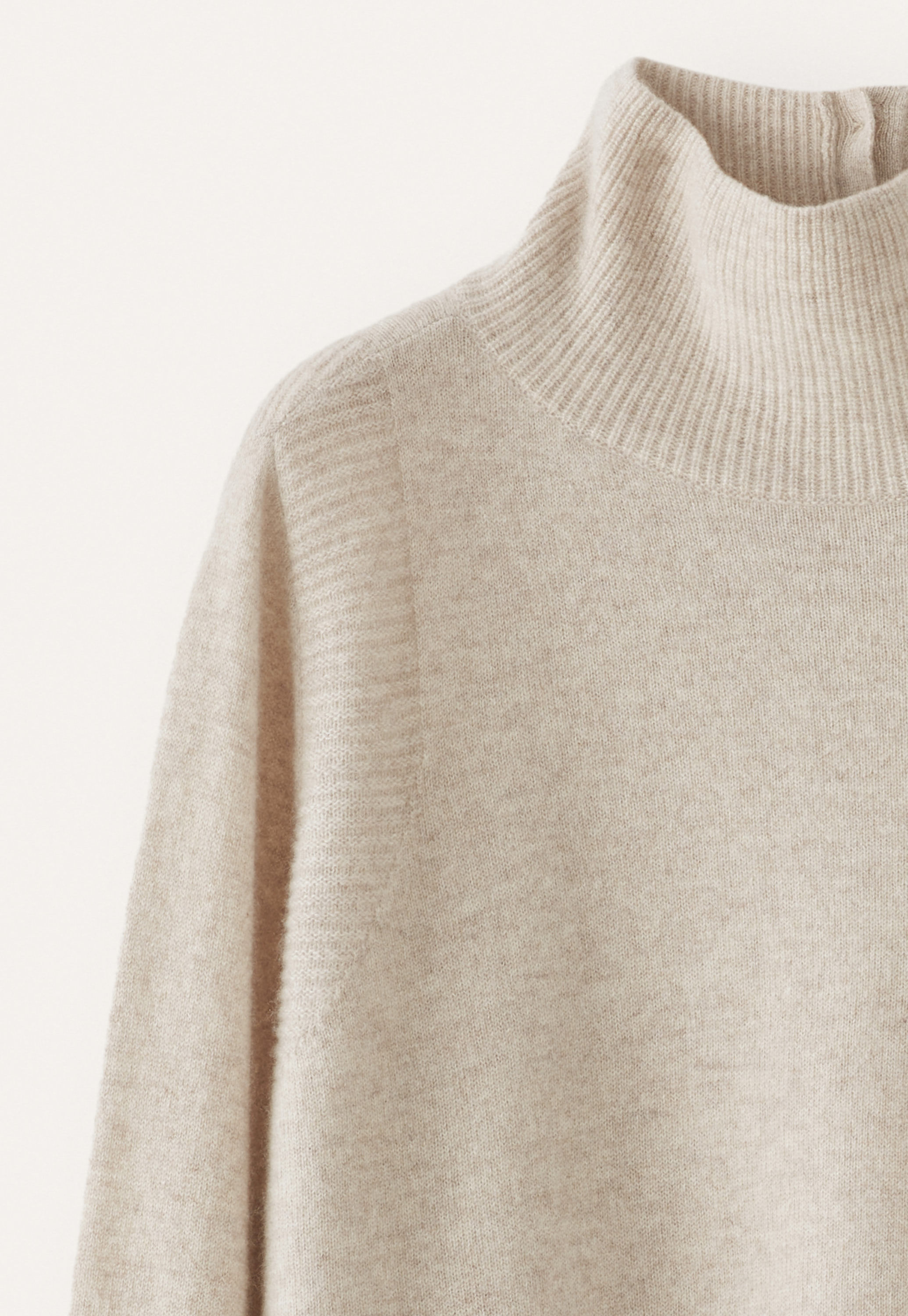 Pullover mit Trichterkragen