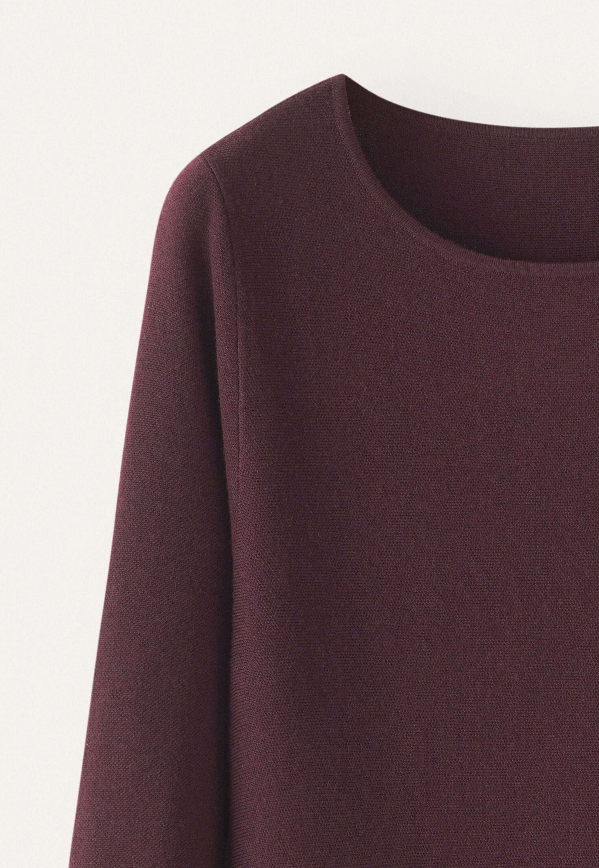 Ausgestelltes Strickkleid