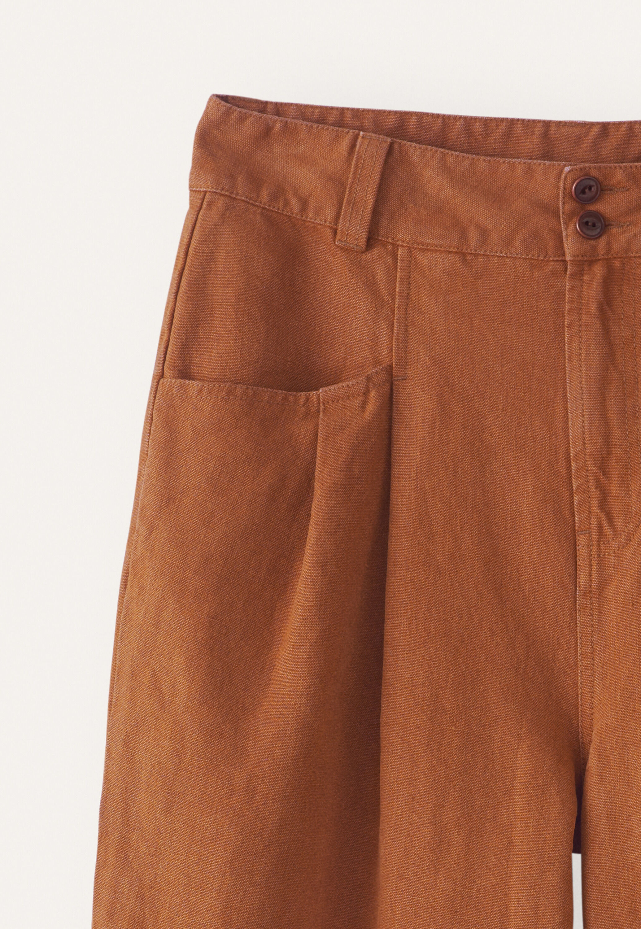 Schmal zulaufende Hose
