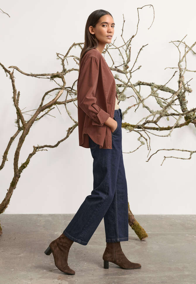 K&uuml;rzere Denim-Jeans, Indigo gesp&uuml;lt, completeTheLook